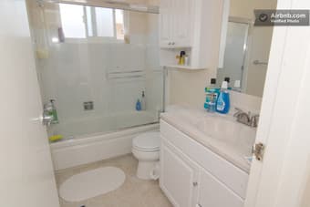 A BR in a 2BR/1Bath apartment Near Stanford. 3