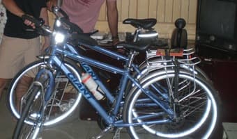 Giant Touring Bike - 1+ year old: $300 obo 1