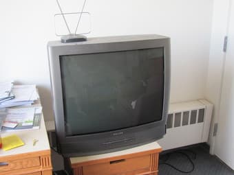 29" Philips TV with remote and antenna $40 1