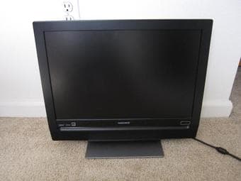 19" LCD HDTV / Computer Monitor 1