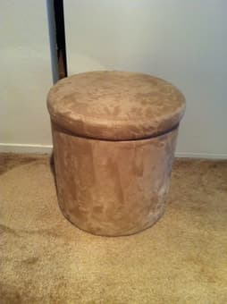 moving sale (TV, chair, ottoman, kettle, rice cooker) 1