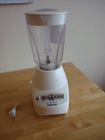 toaster and blender for sale on campus 2