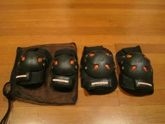 Sports knee and elbow protection pad set - $15, neg. 1