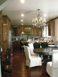 $995 Room for rent in large house near campus -7bdrs 6.5 bath 2