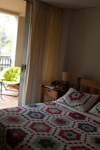 1 bedroom apartment in EV midrise with nice balcony ($50/day) 3
