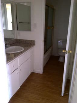 1 bedroom apartment in downtown Palo Alto, now till Jan 7 - $1350/mth 3
