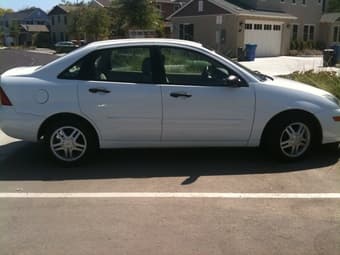 Wonderful, cheap, student car for sale!! 2003, Ford Focus! 2