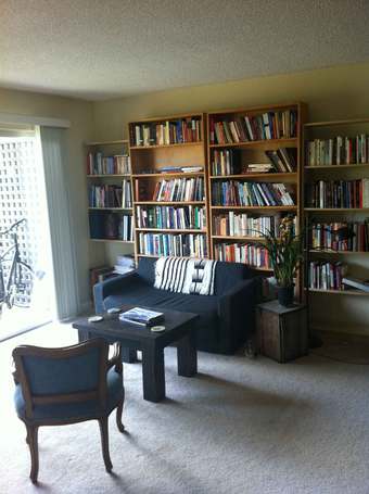 large studio for sublet in oak creek apartments Dec 9th to jan 11th 3