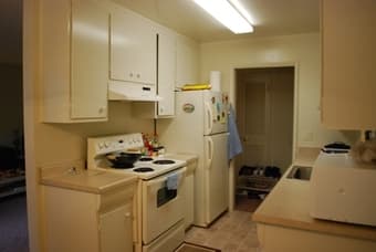 $950-Furnished bedroom with private bathroom in 2br/2b(San Antonio Rd) 3