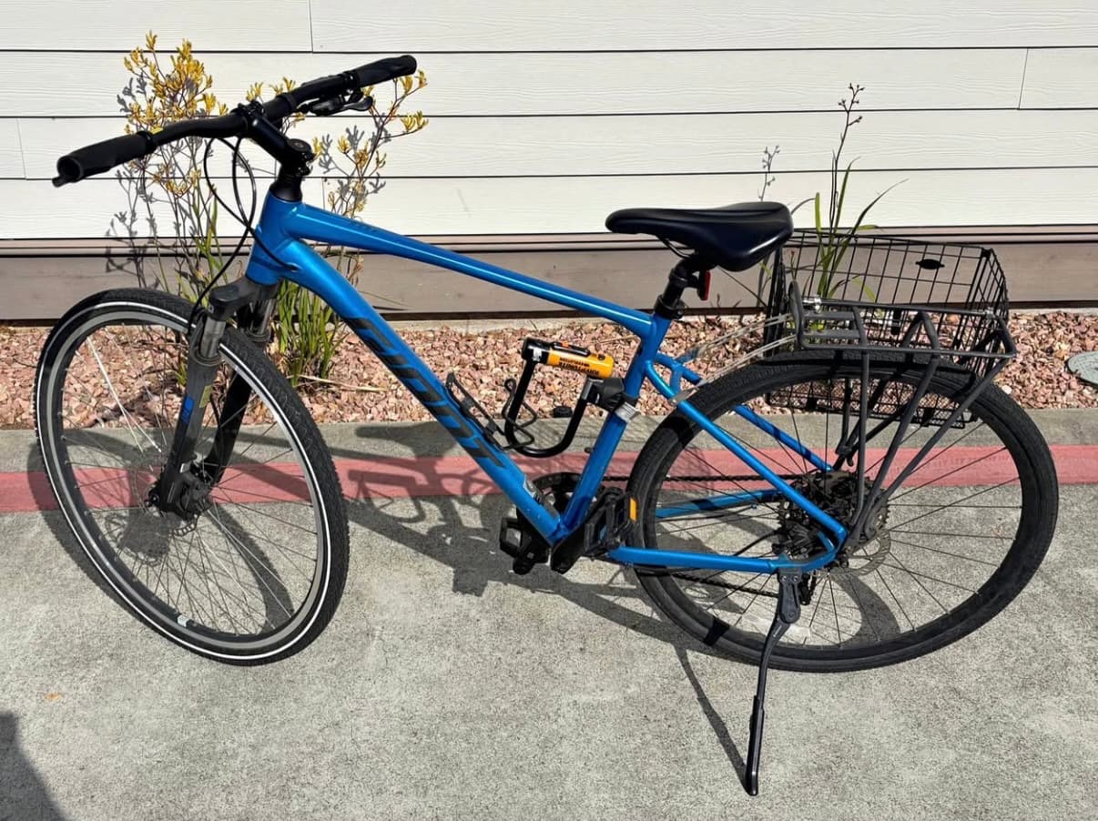 giant roam 2 disc bicycle The Roam 2 expertly blends the agility of a road bike with the rugged capability of a mountain bike Giant Roam 2 Disc -